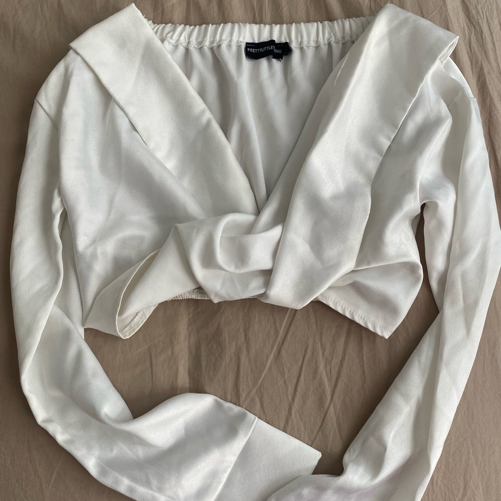 Pretty Little Thing Off The Shoulder Long Sleeve Crop Top